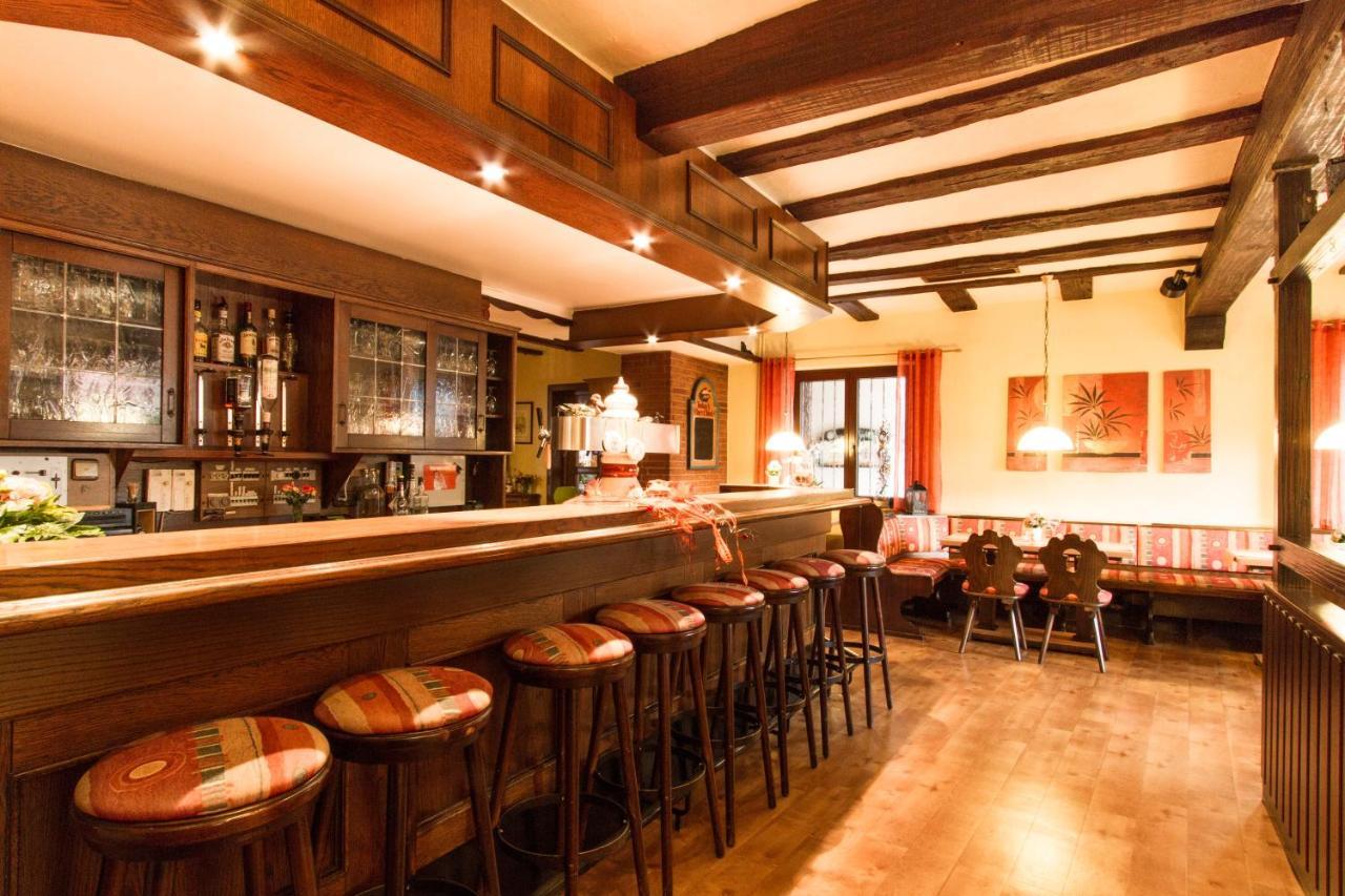 Hotel- Restaurant Zum Hirsch Großenlüder Bagian luar foto