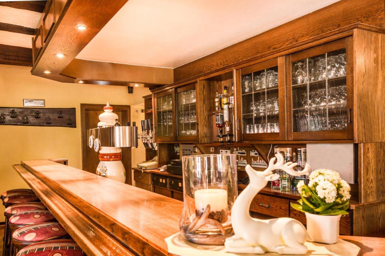 Hotel- Restaurant Zum Hirsch Großenlüder Bagian luar foto